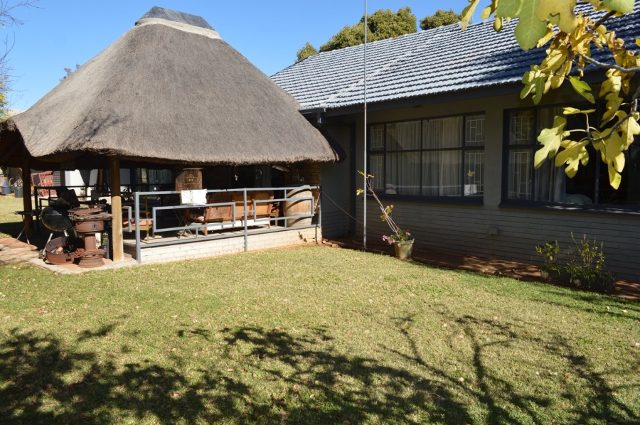 4 Bedroom Property for Sale in Wilkoppies North West
